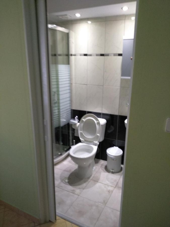 Janis Castle Apartment Himare Eksteriør bilde