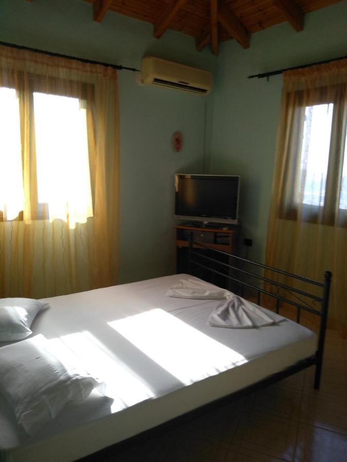Janis Castle Apartment Himare Eksteriør bilde