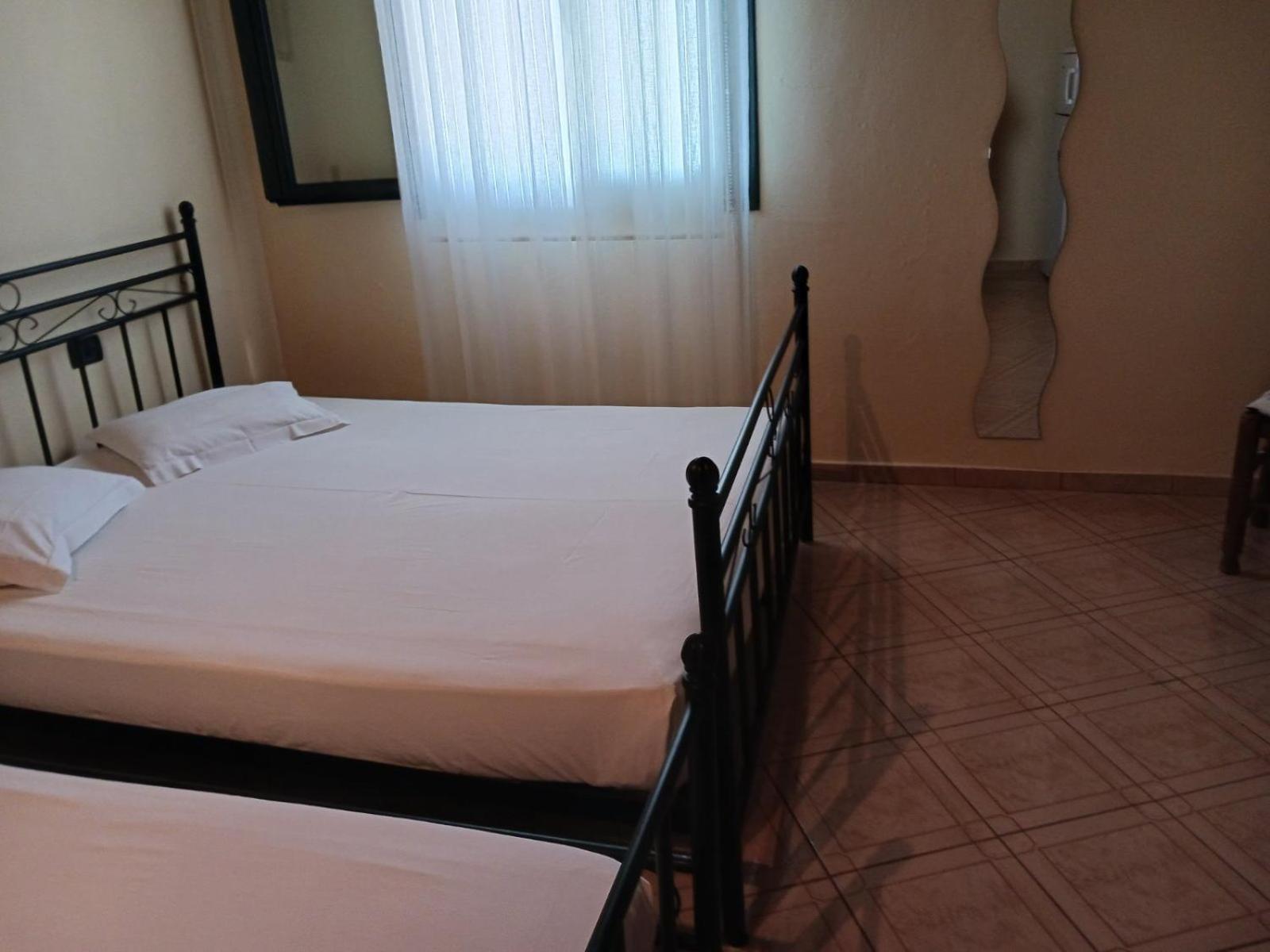 Janis Castle Apartment Himare Eksteriør bilde
