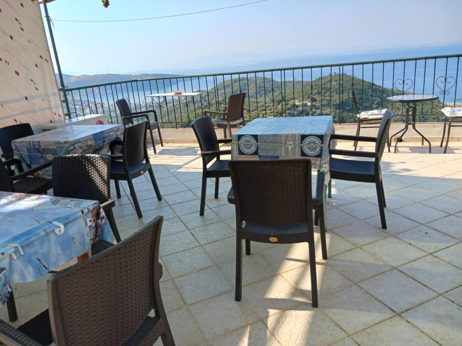 Janis Castle Apartment Himare Eksteriør bilde