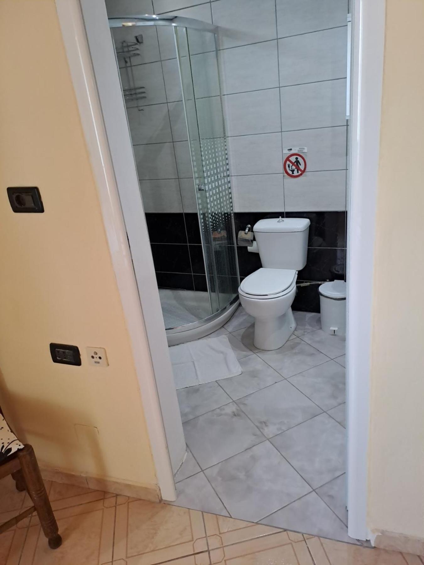 Janis Castle Apartment Himare Eksteriør bilde