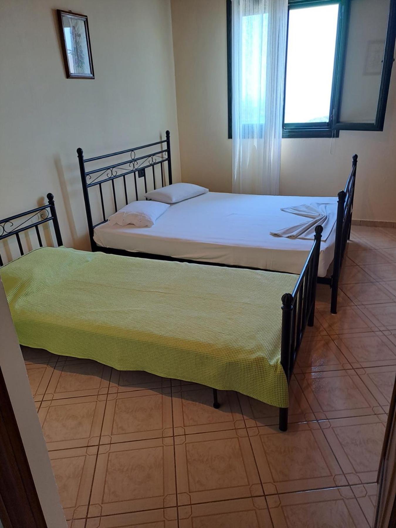Janis Castle Apartment Himare Eksteriør bilde