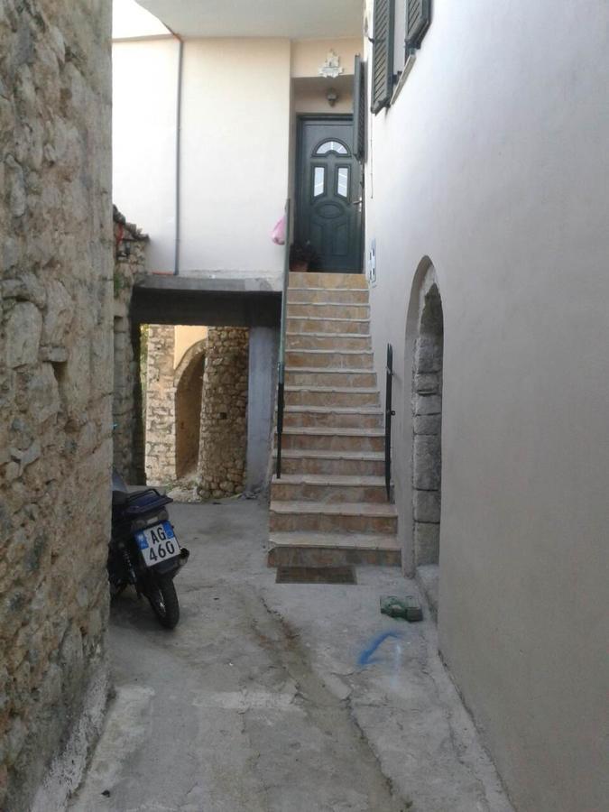 Janis Castle Apartment Himare Eksteriør bilde